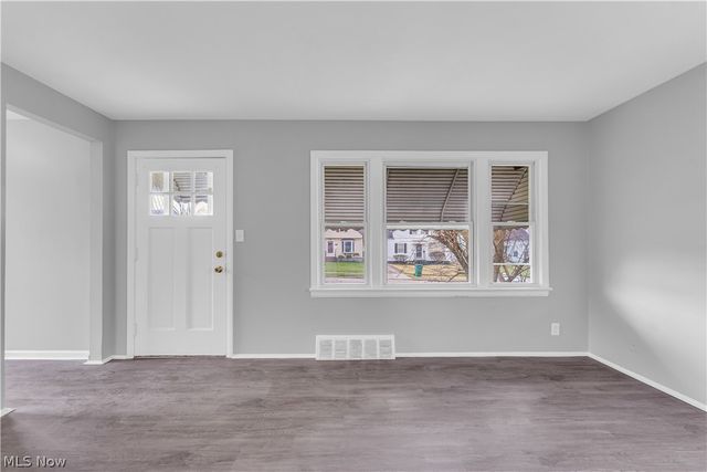 19703 Fairway Avenue, Maple Heights, OH 44137