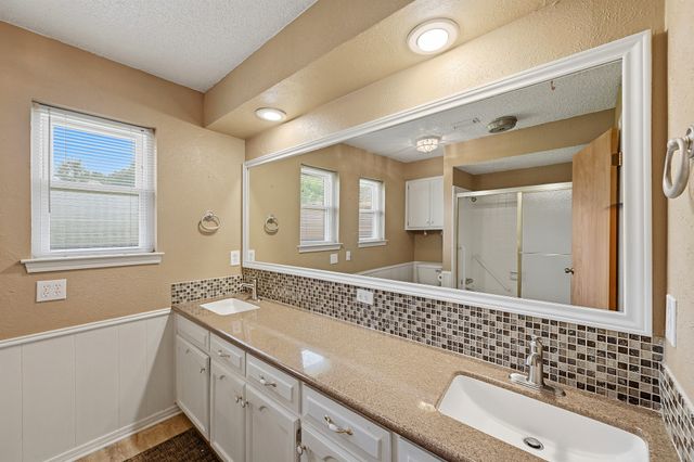 1100 Purdue Drive, Arlington, TX 76012