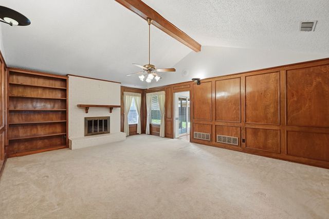 1100 Purdue Drive, Arlington, TX 76012