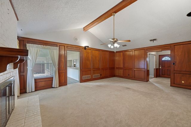 1100 Purdue Drive, Arlington, TX 76012