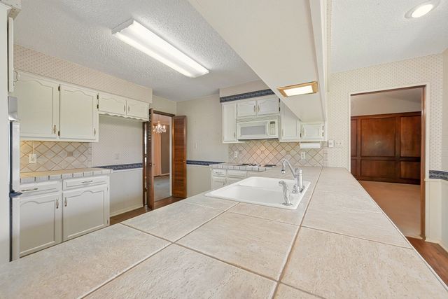 1100 Purdue Drive, Arlington, TX 76012