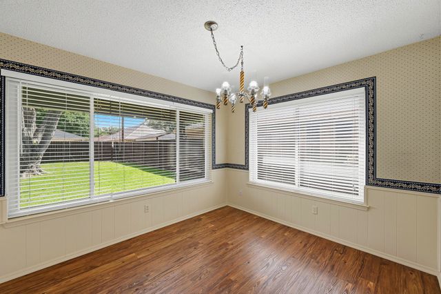 1100 Purdue Drive, Arlington, TX 76012