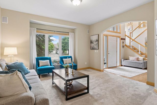 8053 Enclave Bay, Woodbury, MN 55125