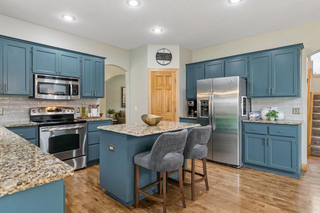 8053 Enclave Bay, Woodbury, MN 55125