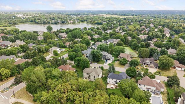 8053 Enclave Bay, Woodbury, MN 55125