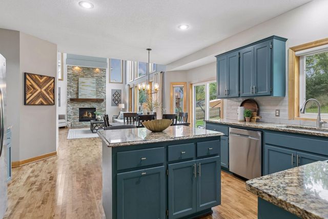 8053 Enclave Bay, Woodbury, MN 55125