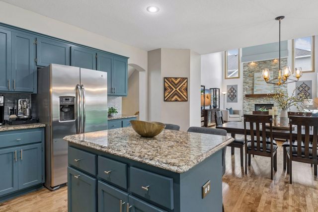 8053 Enclave Bay, Woodbury, MN 55125