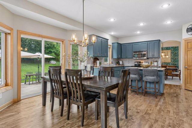 8053 Enclave Bay, Woodbury, MN 55125