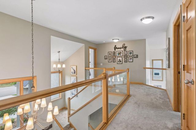 8053 Enclave Bay, Woodbury, MN 55125