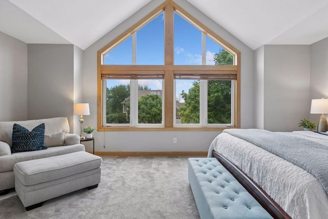 8053 Enclave Bay, Woodbury, MN 55125