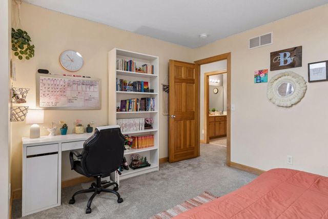 8053 Enclave Bay, Woodbury, MN 55125