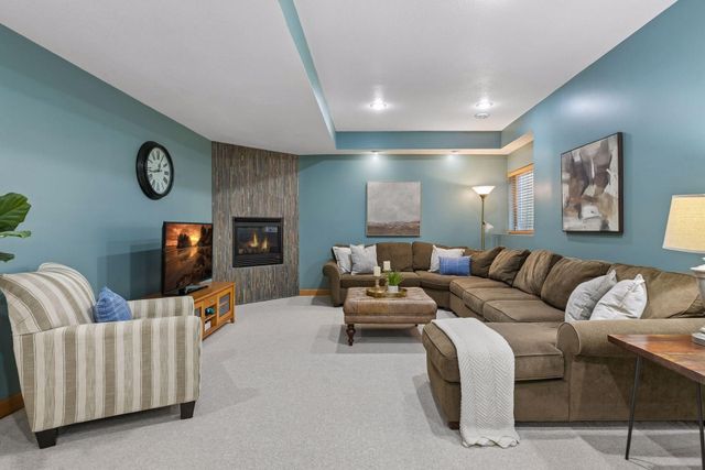 8053 Enclave Bay, Woodbury, MN 55125