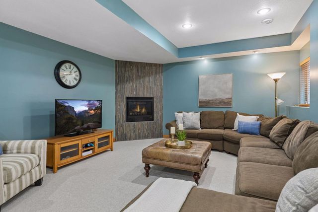 8053 Enclave Bay, Woodbury, MN 55125