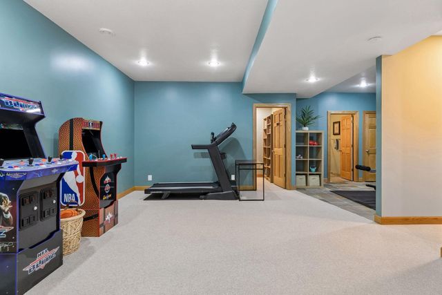 8053 Enclave Bay, Woodbury, MN 55125