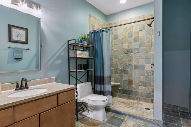 8053 Enclave Bay, Woodbury, MN 55125