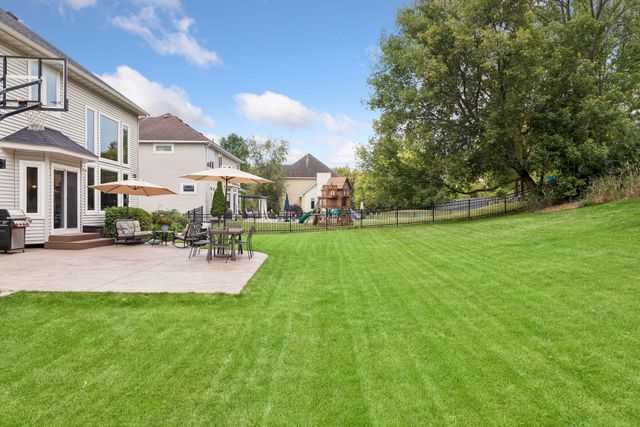 8053 Enclave Bay, Woodbury, MN 55125