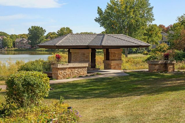 8053 Enclave Bay, Woodbury, MN 55125