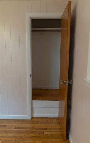 28 Gordon St, Worcester, MA 01604