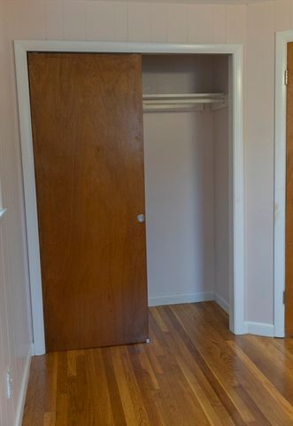 28 Gordon St, Worcester, MA 01604