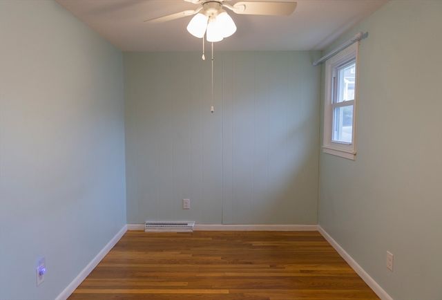 28 Gordon St, Worcester, MA 01604