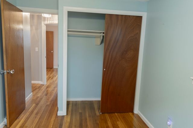 28 Gordon St, Worcester, MA 01604