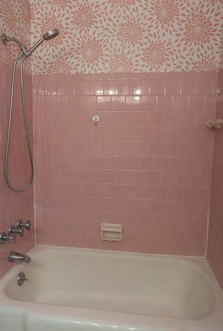 28 Gordon St, Worcester, MA 01604