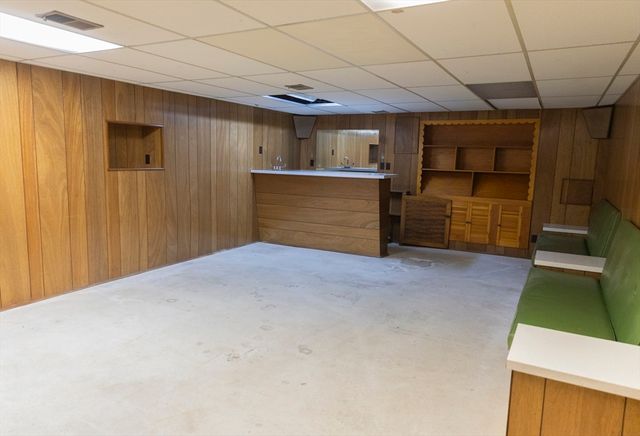 28 Gordon St, Worcester, MA 01604