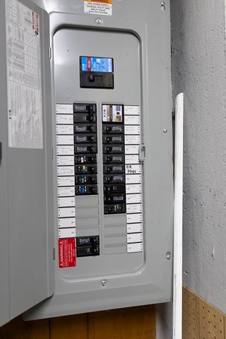 28 Gordon St, Worcester, MA 01604