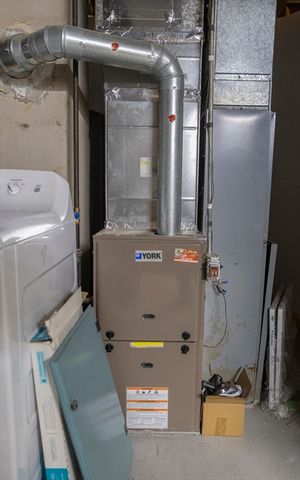 28 Gordon St, Worcester, MA 01604