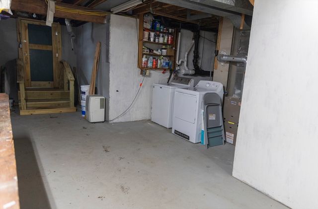 28 Gordon St, Worcester, MA 01604