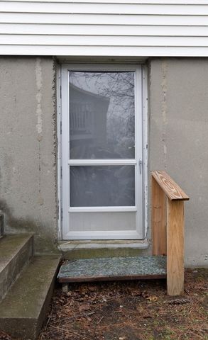 28 Gordon St, Worcester, MA 01604