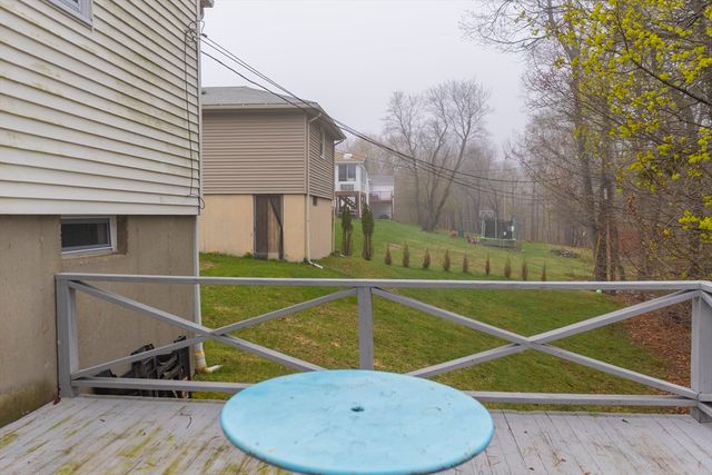 28 Gordon St, Worcester, MA 01604