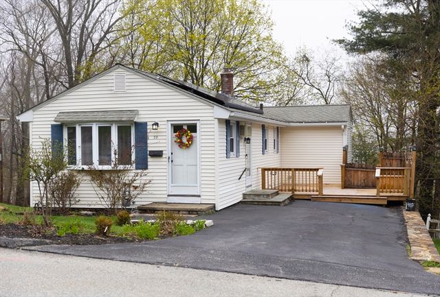 28 Gordon St, Worcester, MA 01604