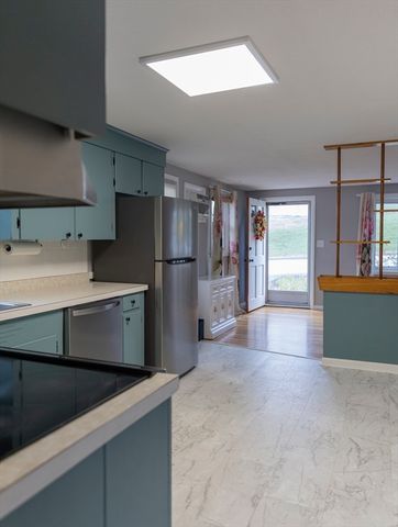 28 Gordon St, Worcester, MA 01604