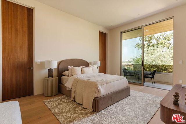 800 N La Jolla Avenue, Los Angeles, CA 90046