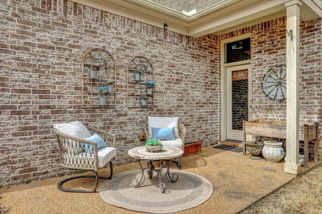 9931 CHIVAS DR, Cordova, TN 38016