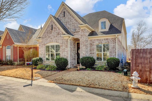 9931 CHIVAS DR, Cordova, TN 38016