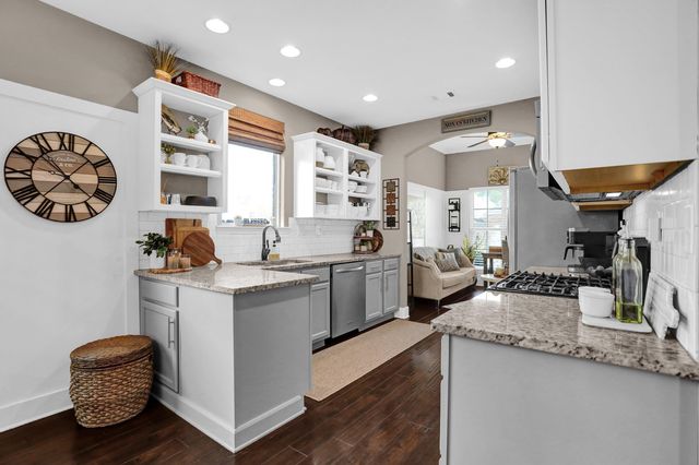 9931 CHIVAS DR, Cordova, TN 38016