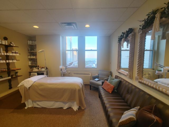 111 N Wabash Avenue 2122, Chicago, IL 60602