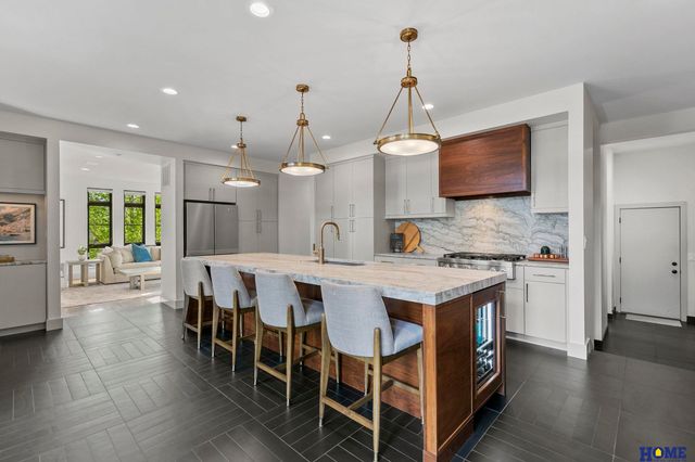 858 Capitola Drive, Lincoln, NE 68512