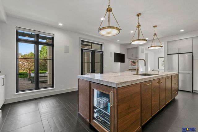 858 Capitola Drive, Lincoln, NE 68512