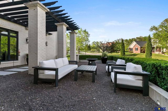 858 Capitola Drive, Lincoln, NE 68512