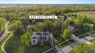858 Capitola Drive, Lincoln, NE 68512