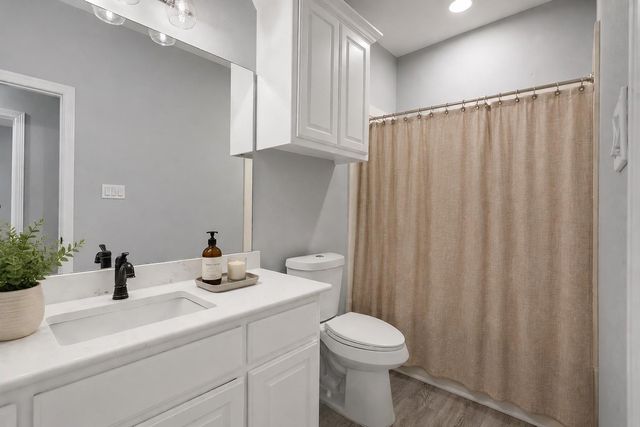 810 Plum Hollow Drive, College Station, TX 77845