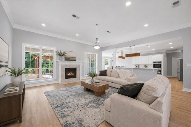 810 Plum Hollow Drive, College Station, TX 77845