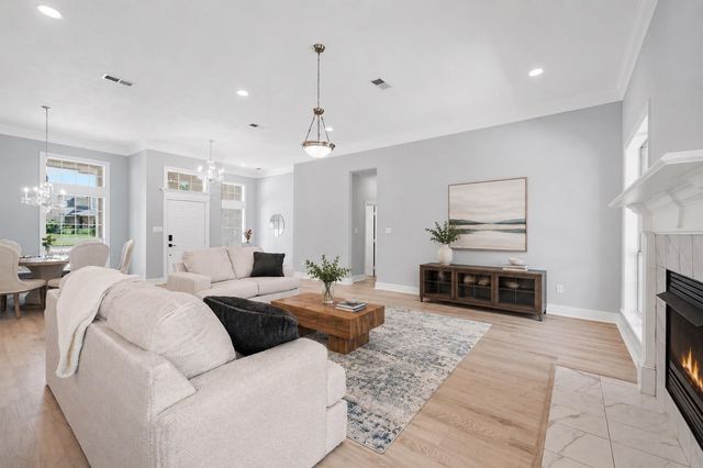 810 Plum Hollow Drive, College Station, TX 77845