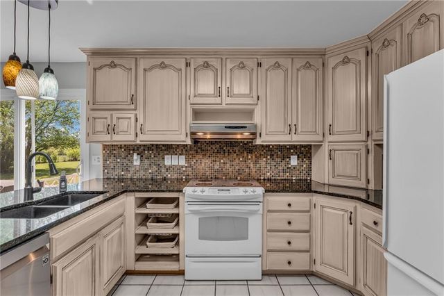 9335 SW 61st Street, Topeka, KS 66610