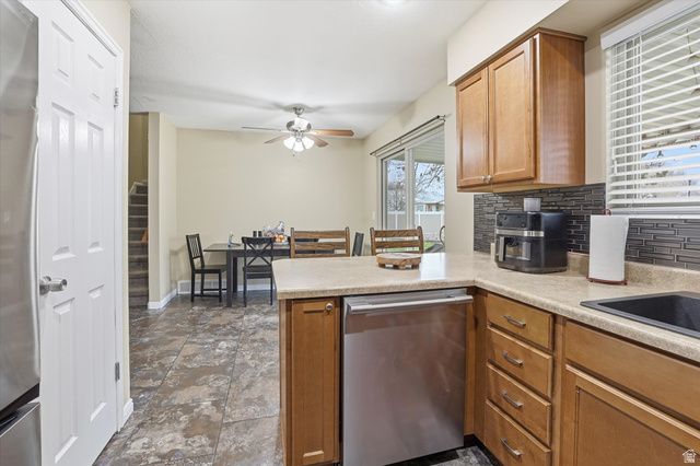 1154 W 2600 N, Clinton, UT 84015