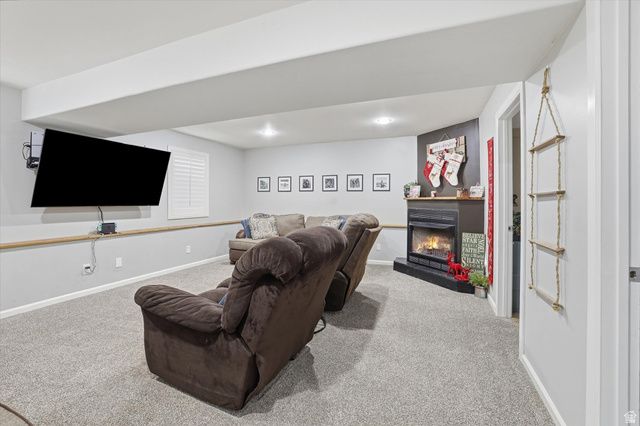 1154 W 2600 N, Clinton, UT 84015