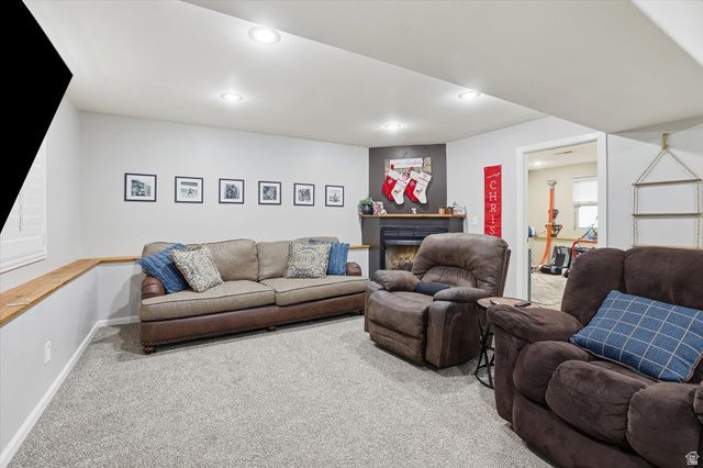 1154 W 2600 N, Clinton, UT 84015